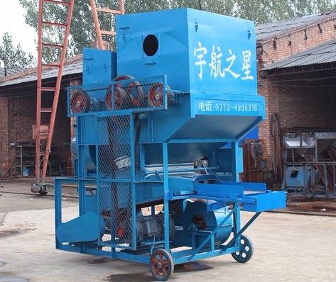 花生剝殼機(jī)現(xiàn)場(chǎng)照片 花生剝殼機(jī)